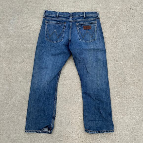 Wrangler Retro Slim Boot Blue Jeans in Layton 35x30 WLT77LY - Picture 3 of 9